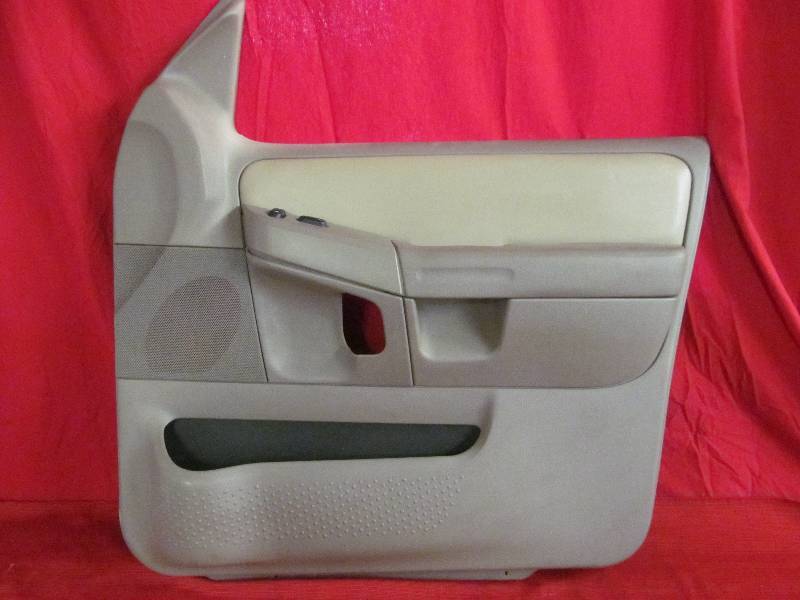 lot 108 image: 2002 Ford Explorer right fender door panel