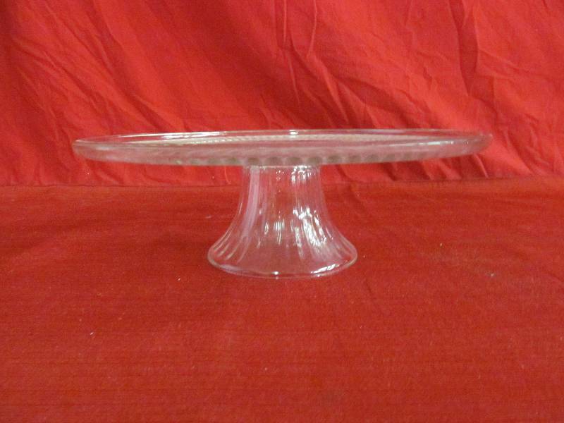 lot 113 image: cake plate