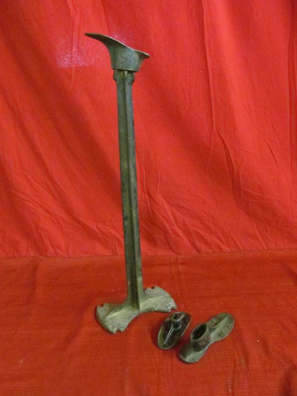 lot 119 image: cobblers tools