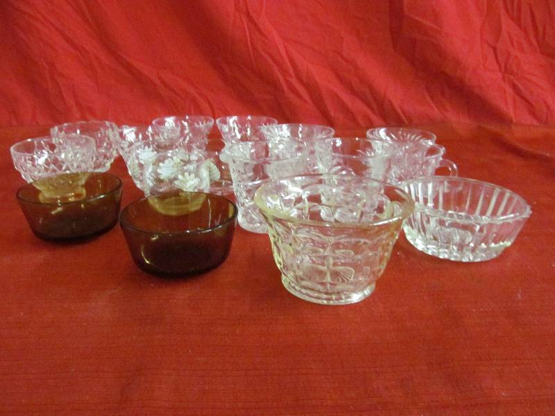 lot 127 image: glassware