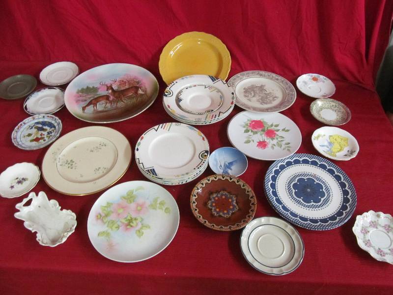 lot 137 image: vintage plates