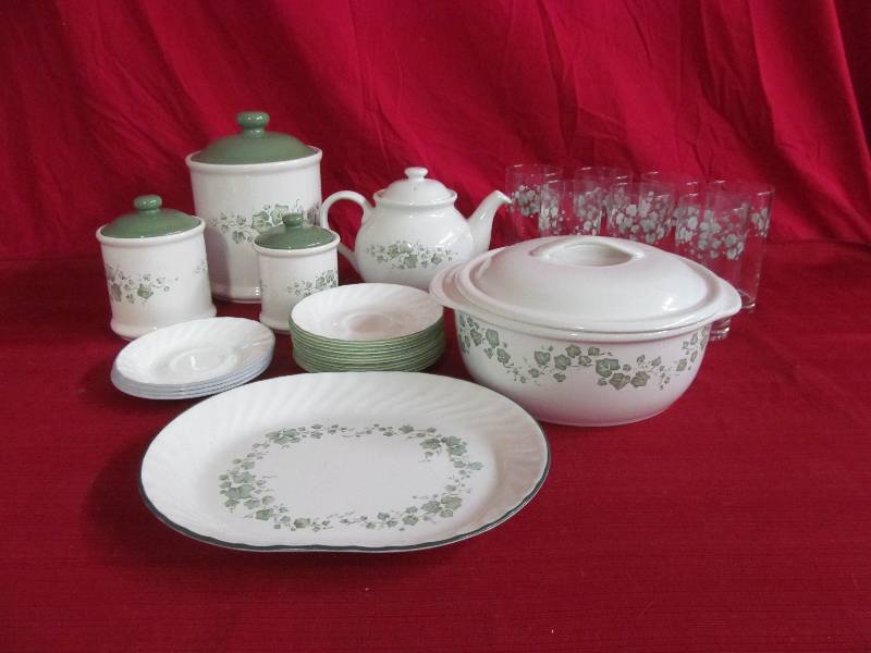 lot 149 image: Corelle dishes