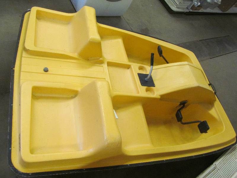 lot 155 image: Pelican International paddle boat