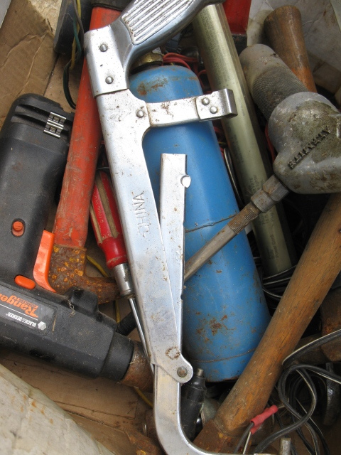 lot 5 image: Box of misc. tools