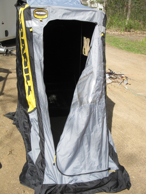 lot 78 image: Frabil commando portable fish house