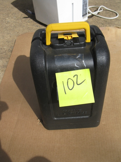 lot 102 image: Coleman lantern in case