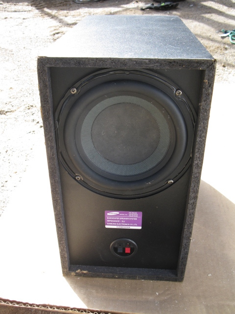 lot 109 image: Samsung speaker sub-woofer