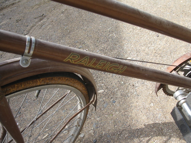 lot 132 image: Raleigh 3 speed bike NP9012366