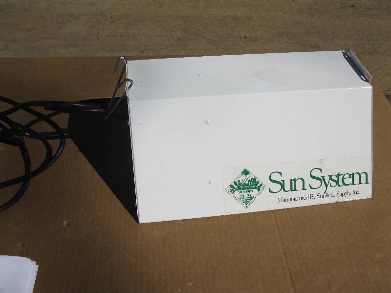 lot 150 image: Sun System grow light