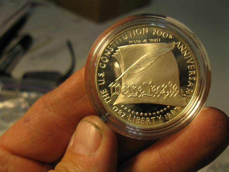 lot 185 image: US Constitution coin, 1 oz Silver