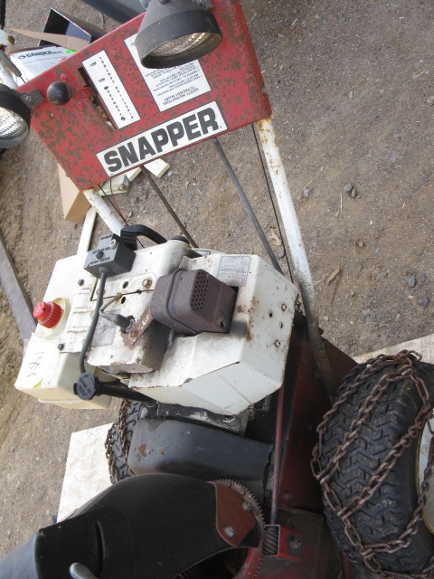 lot 189 image: Snapper snowblower