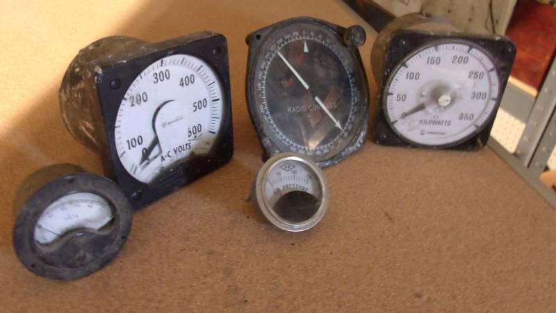 lot 515 image: Gauges and Radio Compass