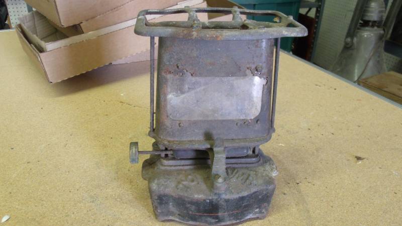 lot 540 image: Antique Sad Iron Heater