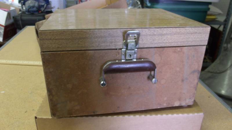 lot 546 image: Honeywell Potentiometer Model #2720