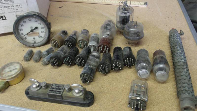 lot 547 image: Tubes and Gauges