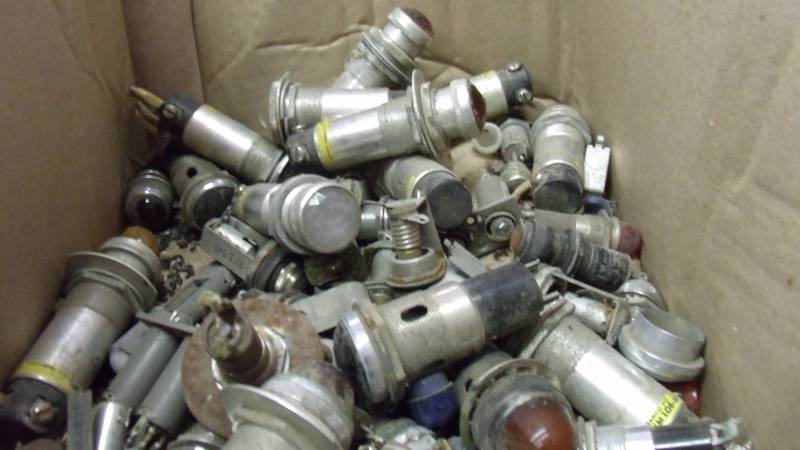 lot 597 image: box of indicator lights