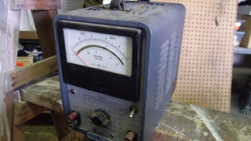 lot 416 image: HP Decibels Meter