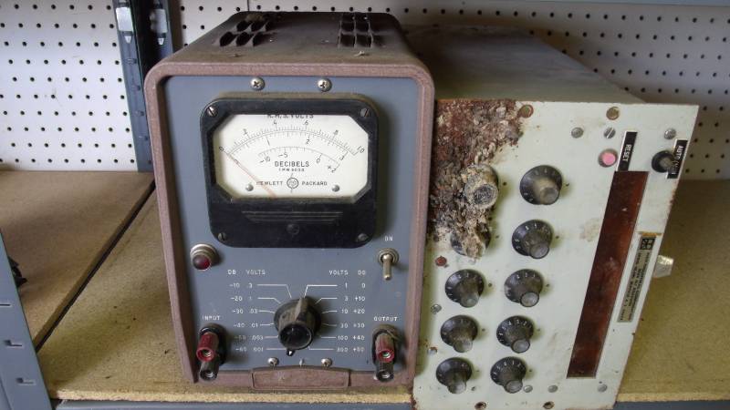 lot 425 image: HP Decibels Meter