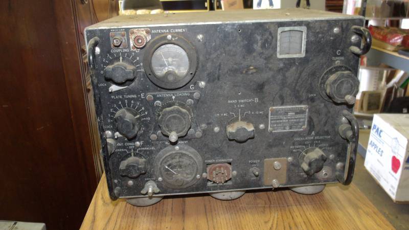 lot 429 image: Radio Transmitter