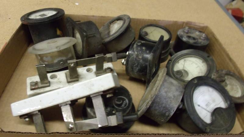 lot 579 image: Variety of gauges and switches