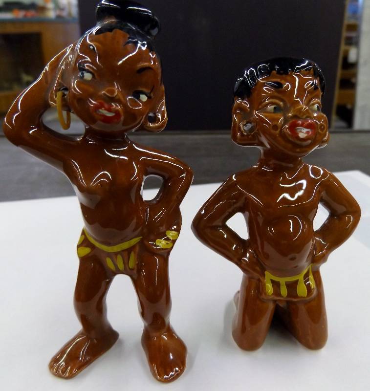 Pair of Native American figurines