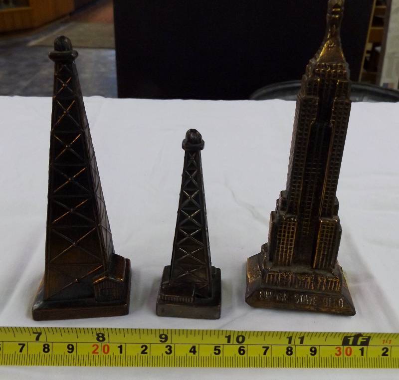 Three Building Figurines, Empire