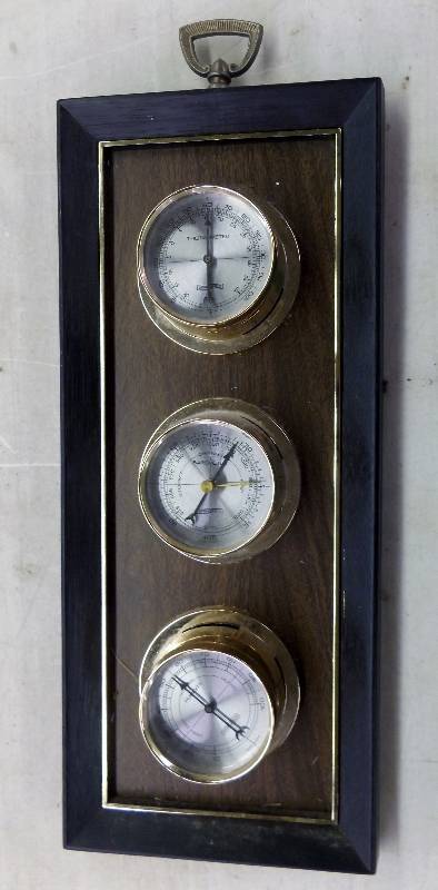 Barometer humidity temperature gauge
