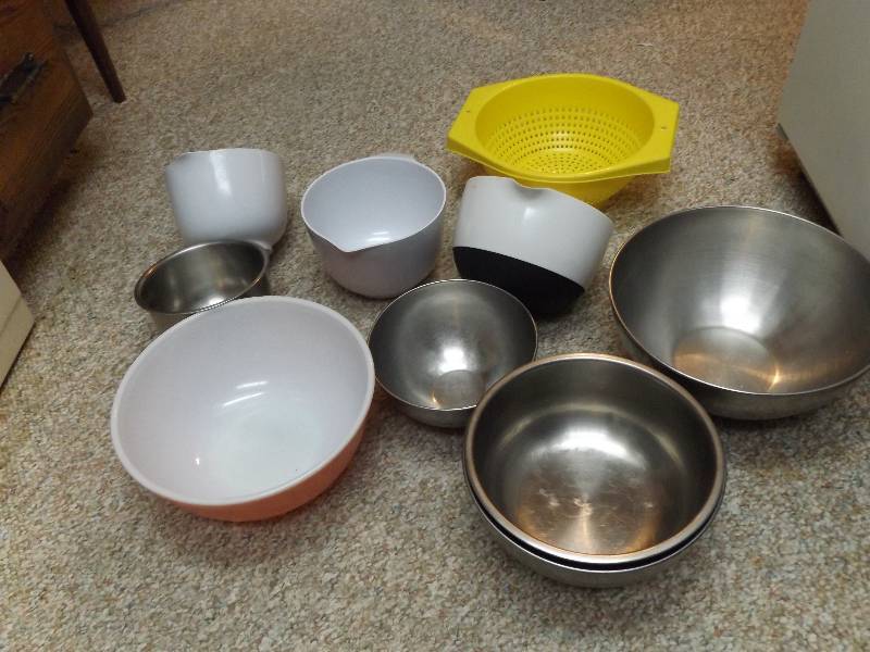 Mixing bowls and strainer
