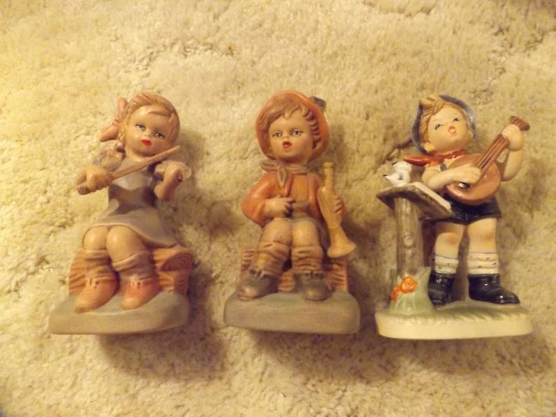 Figurines