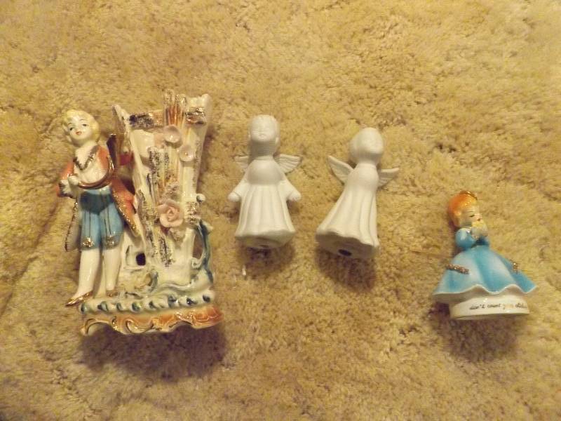 Figurines