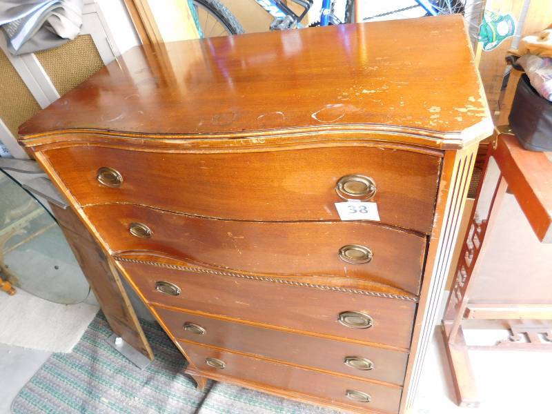 Vintage 5 drawer dresser with top two serpentine drawers