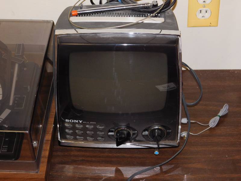 turntable and portable sony tv