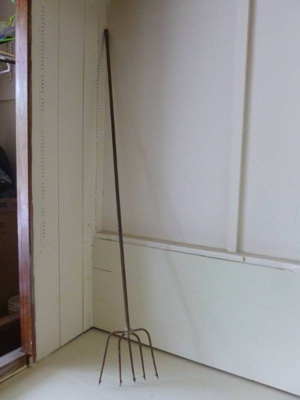 lot 15 image: Vintage River Spear