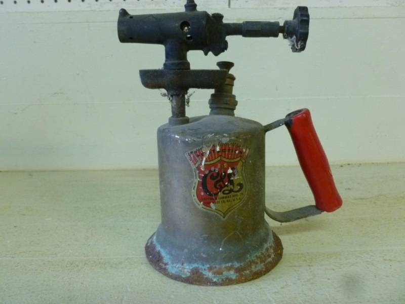 lot 19 image: Vintage Brass Torch