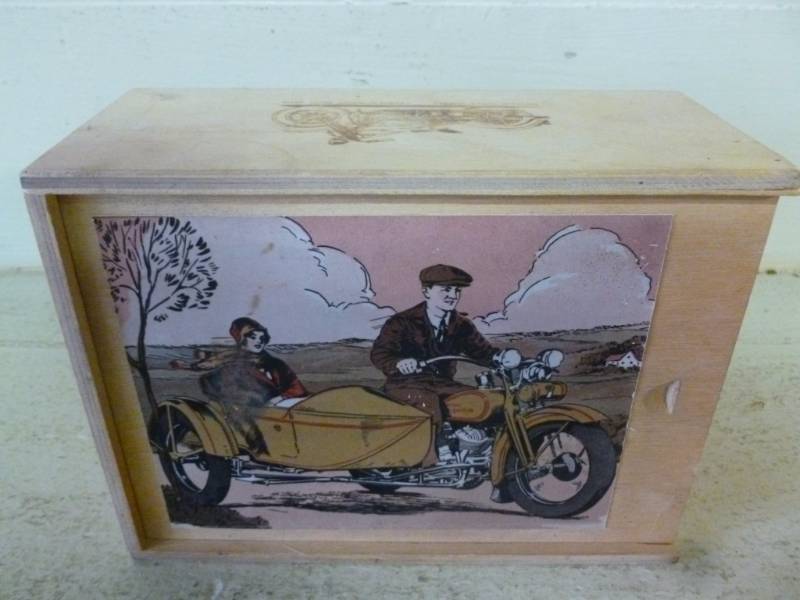 lot 24 image: Harley Davidson Collectible