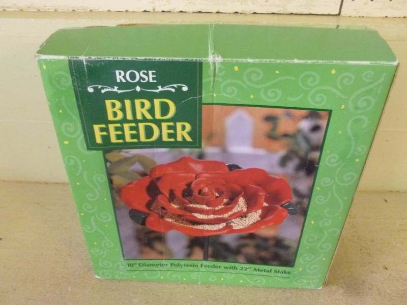 lot 37 image: Bird Feeder