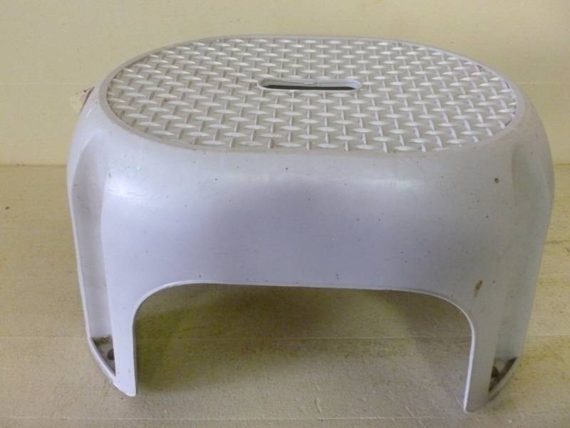 lot 60 image: Step Stool