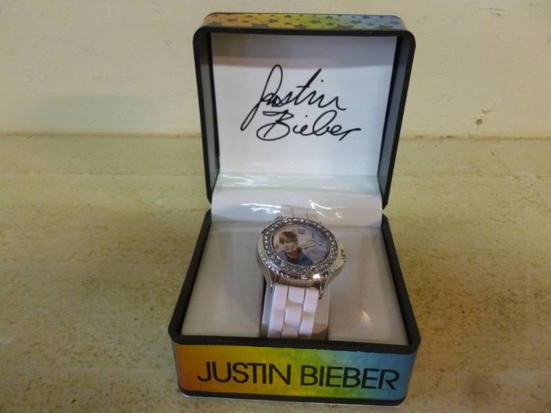 lot 71 image: Watch