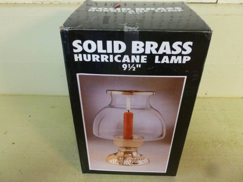 lot 91 image: Hurricane Lamp