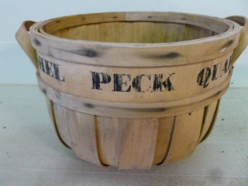 lot 95 image: Bushel Basket