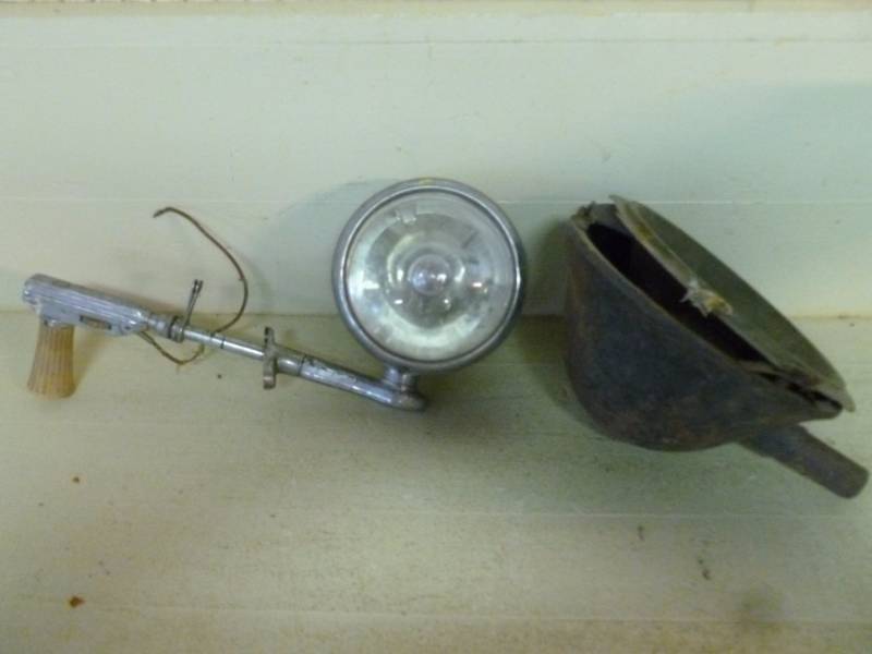 lot 98 image: Vintage Car Lights