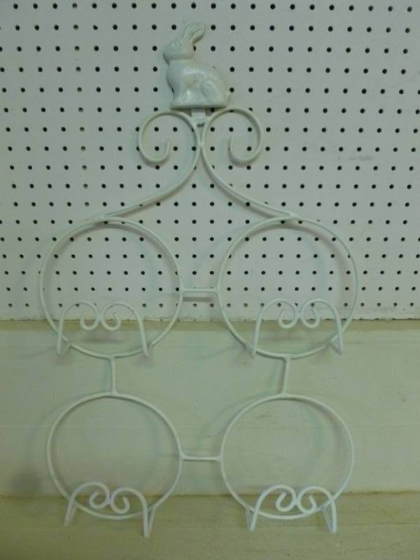 lot 129 image: Rod Iron Plate Rack