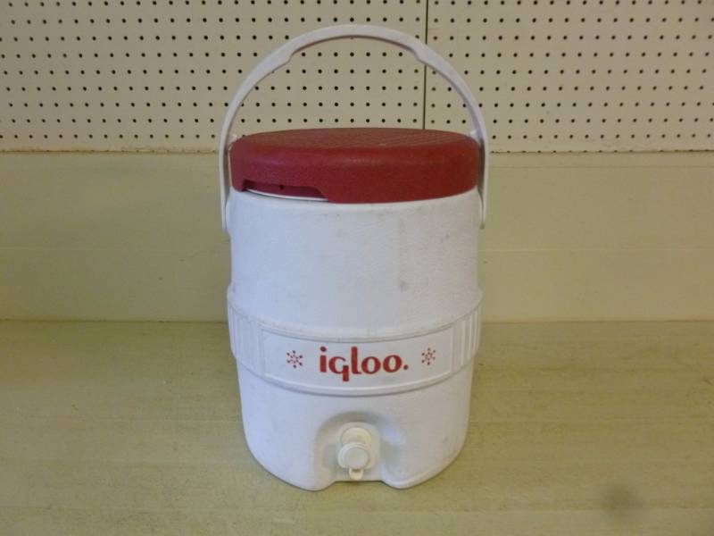 lot 132 image: Water Cooler
