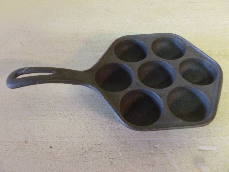 lot 144 image: Cast Iron Pan
