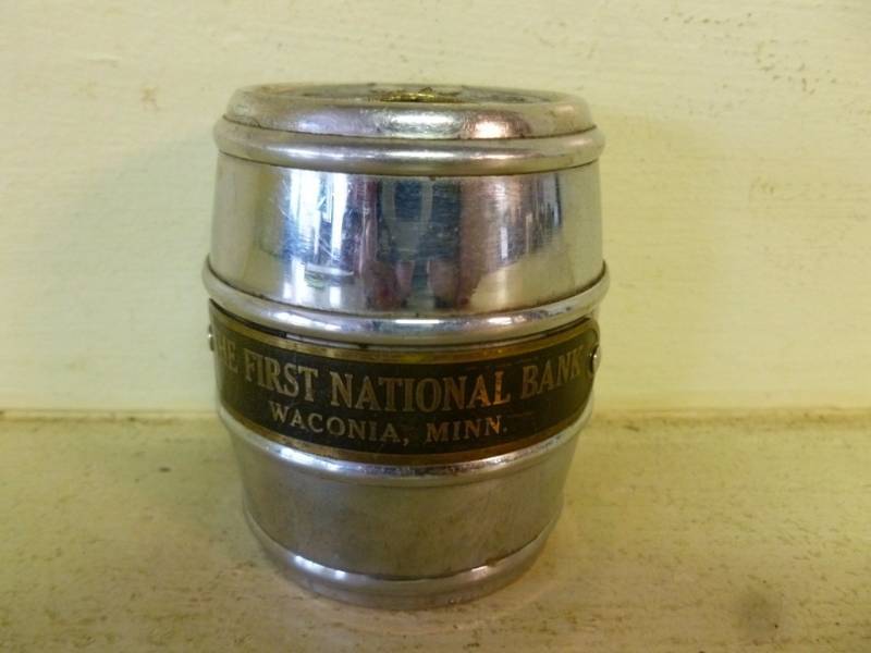 lot 162 image: Vintage Coin Bank