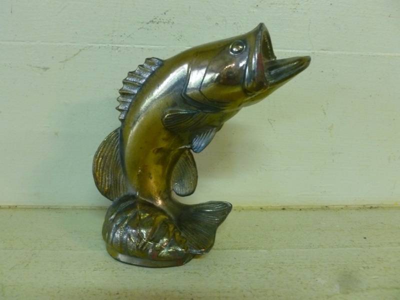 lot 167 image: Car Hood Ornament