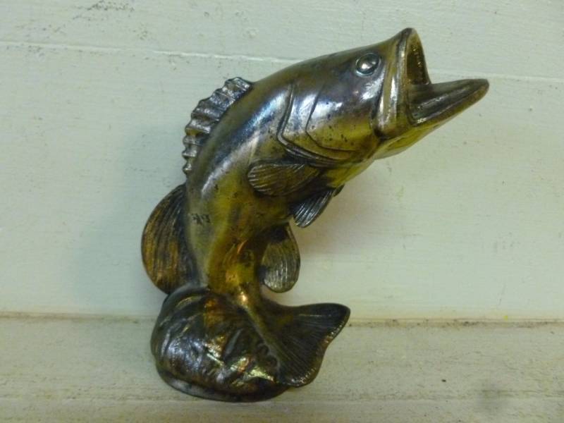 lot 168 image: Car Hood Ornament