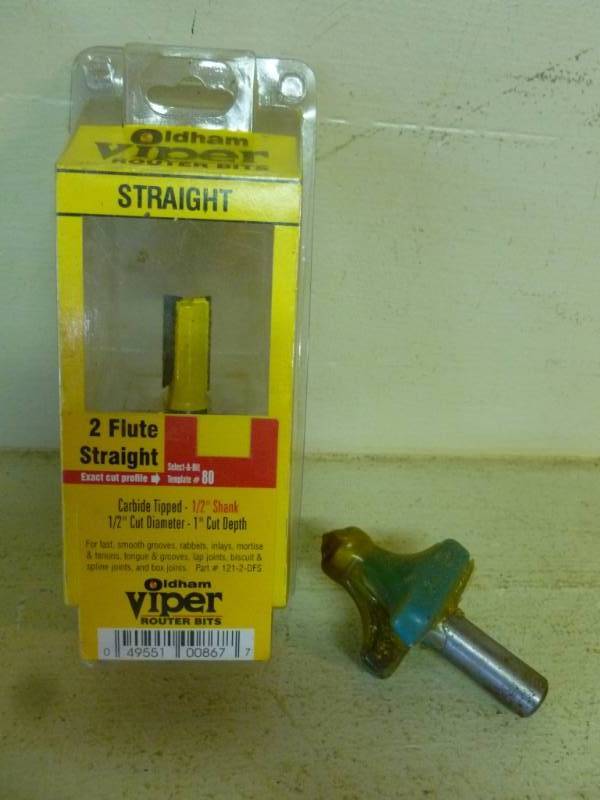 lot 195 image: Router Bits