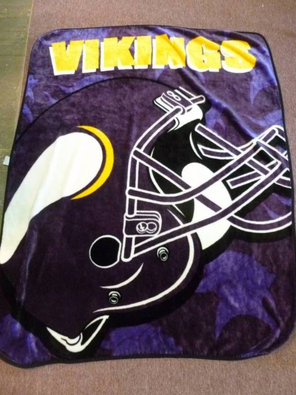 lot 205 image: Minnesota Vikings Blanket