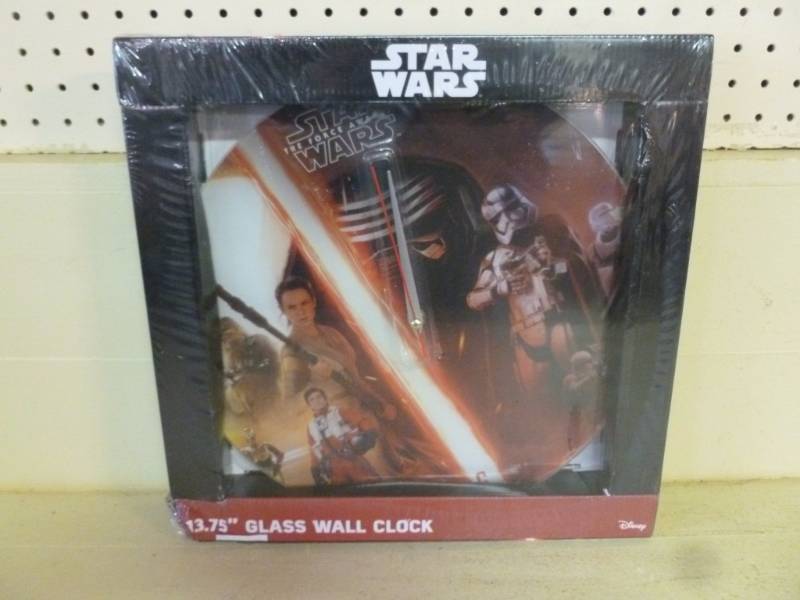 lot 207 image: Star Wars Clock